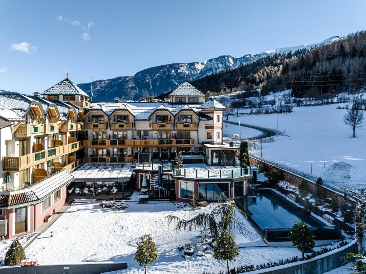 Tevini Dolomites Charming Hotel Коммеццадура Экстерьер фото