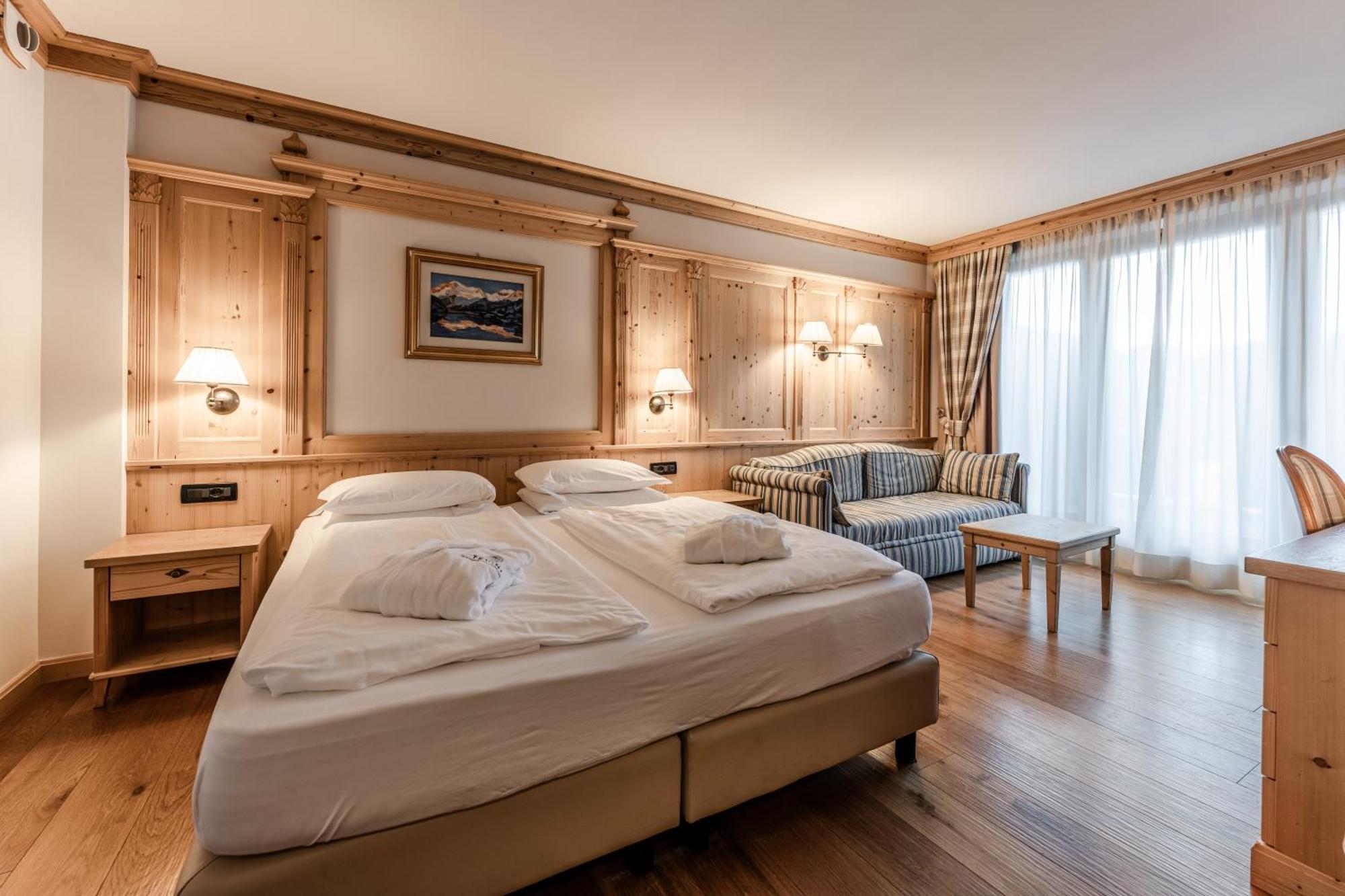 Tevini Dolomites Charming Hotel Коммеццадура Экстерьер фото