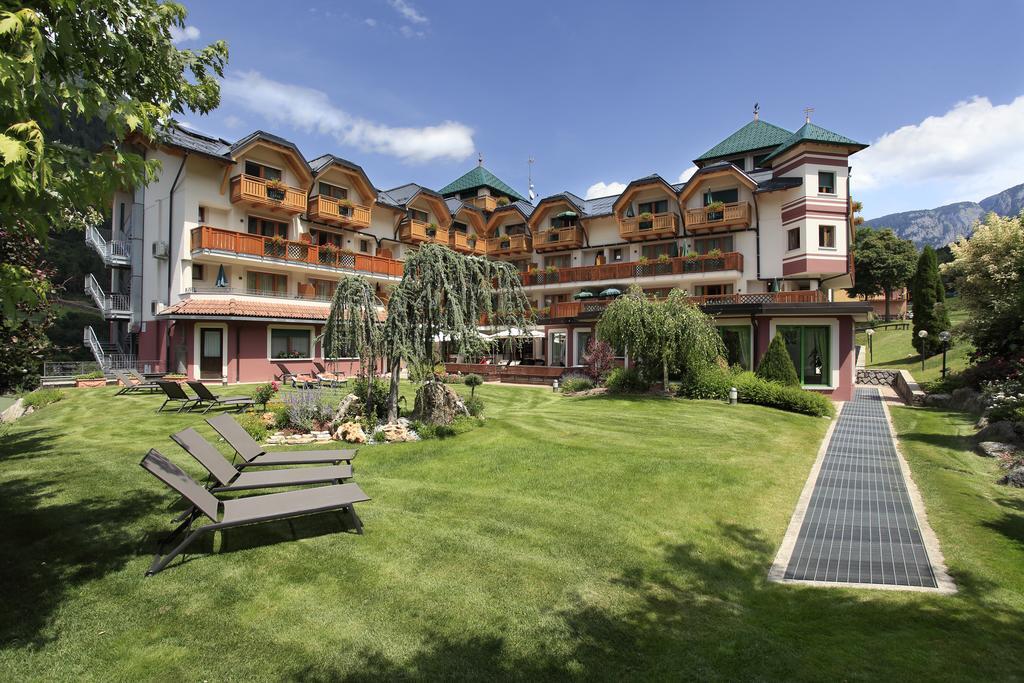 Tevini Dolomites Charming Hotel Коммеццадура Экстерьер фото